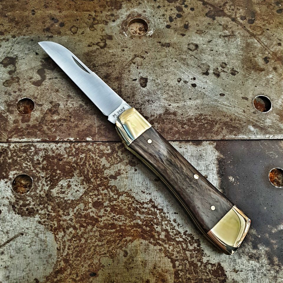Ergonomic Pocket Knife – Bog Oak