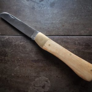 Ergonomic Pocket Knife - Chatsworth Hawthorne