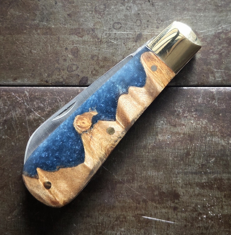 Lambfoot Pocket Knife - Elm Burr Hybrid - Image 4